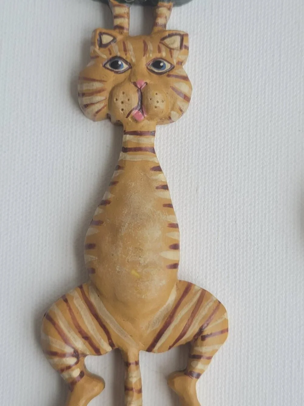 Vintage Kurt Adler Hand Painted Tabby Resin Cat Wreath Red Bow Ornament  7 in